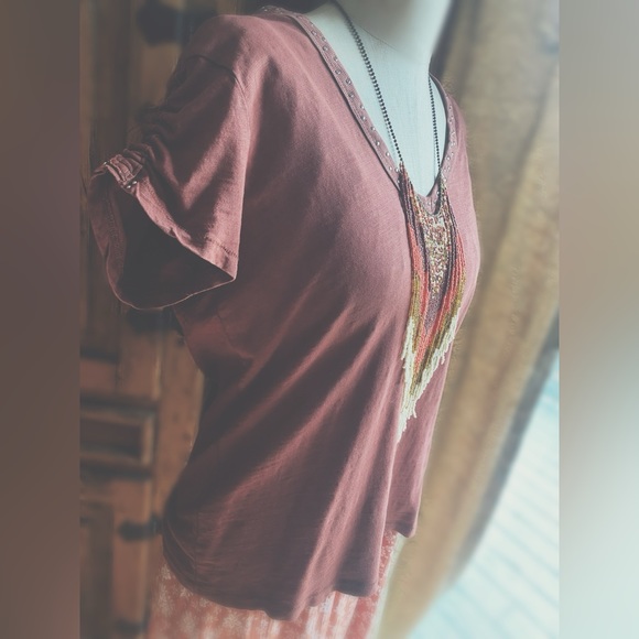 Tee V Neck Studded - Picture 8 of 16